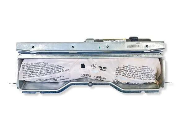 Mercedes-Benz C W204 Knee airbag 305669599AR