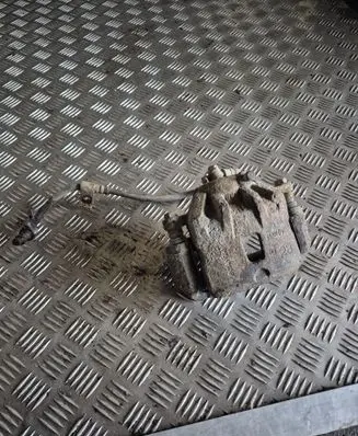 Hyundai Sonata Front brake caliper
