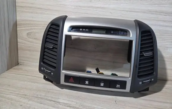 Hyundai Santa Fe Dash center air vent grill 974202B000