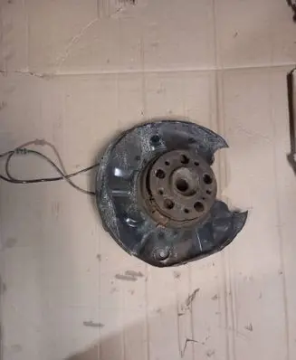 Mercedes-Benz C W203 Rear wheel hub spindle/knuckle 
