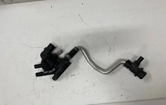 Thermostat/thermostat housing