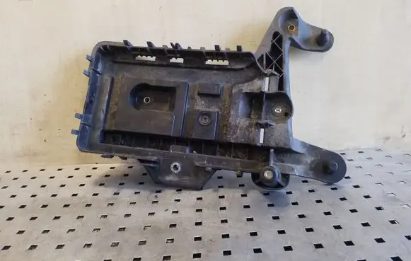 Battery tray