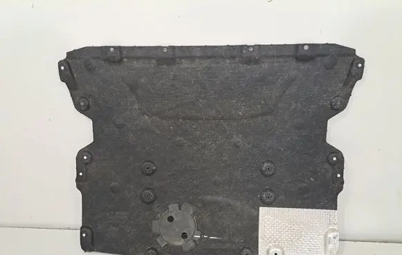 BMW X4 G02 Engine splash shield/under tray 7417386