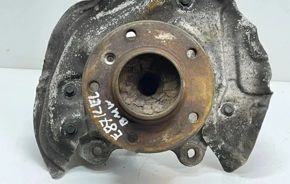 BMW 1 E81 E87 Front wheel hub 6764444 12201210