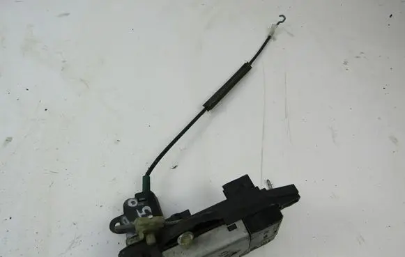 Opel Zafira B Front door lock 13210748