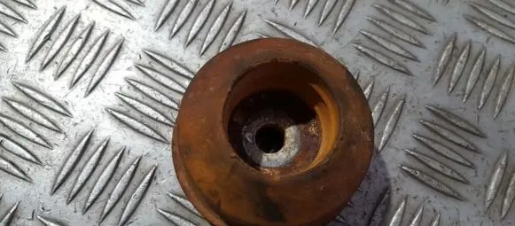 Volkswagen PASSAT B5.5 Coil spring mount 
