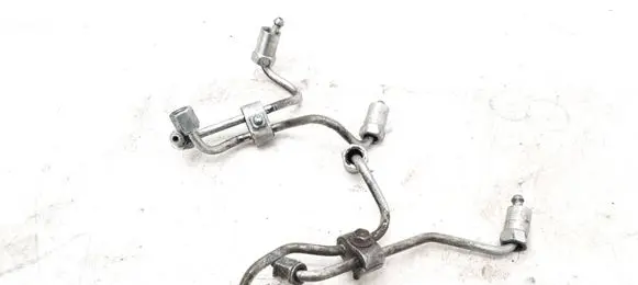 Fuel injector supply line/pipe