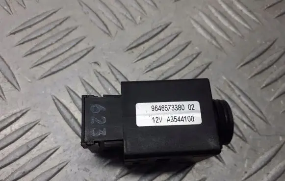 Citroen C5 Coolant temperature sensor 964657338002