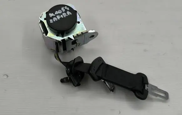 Opel Zafira C Seat belt trim 13251552