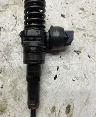 Skoda Octavia Mk2 (1Z) Fuel injector 0414720215