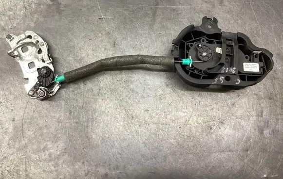 Mercedes-Benz CLS C218 X218 Tailgate/trunk/boot lock/catch/latch A2047500060 A2127500060 6NW00942401