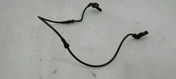 Mercedes-Benz E W212 ABS brake wheel speed sensor A2125400117