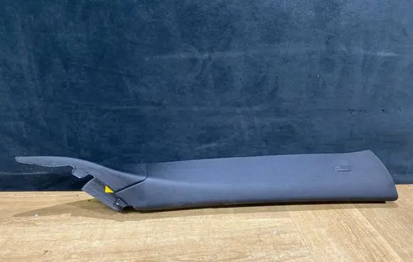 Land Rover Discovery 5 (A) pillar trim HY3203512AD