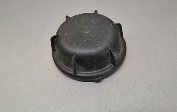 Volkswagen PASSAT B3 Headlight/headlamp dust cover 67722750
