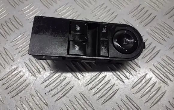 Opel Astra H Front door window switch trim 13228706CD