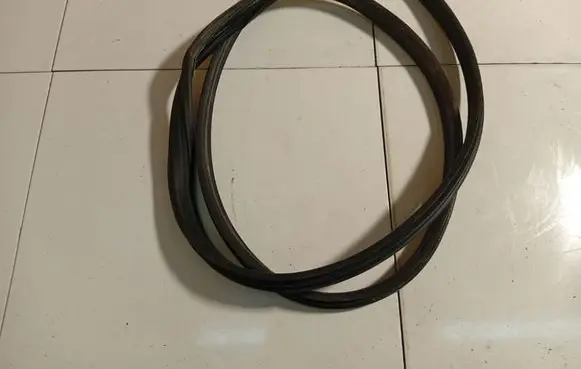 Opel Astra H Rubber seal front coupe door