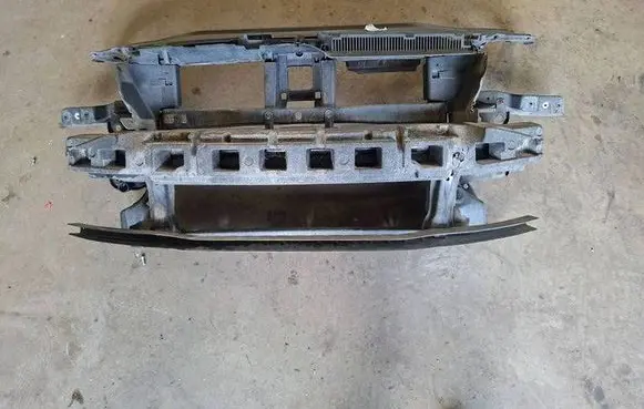 Volkswagen PASSAT B6 Radiator support slam panel 
