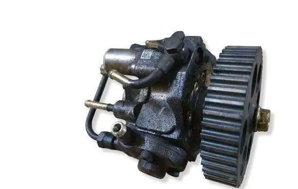 Opel Meriva A Fuel injection high pressure pump 8973138622 HU2940000071 06E01147