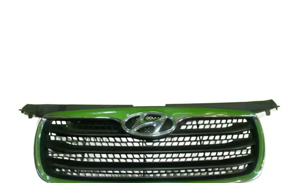 Hyundai Santa Fe Front bumper upper radiator grill 863532B700