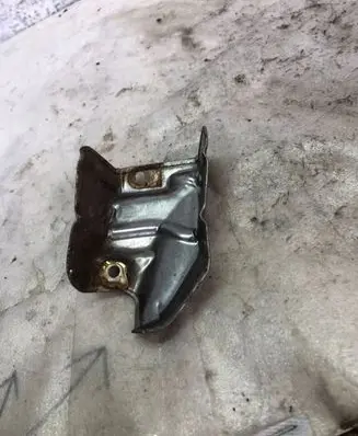 Volkswagen Touran III Heat shield in engine bay 04l129969j