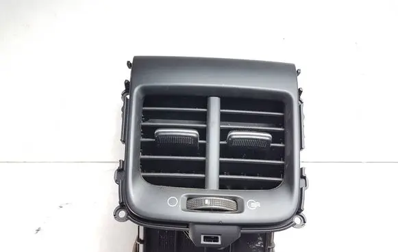 Rear air vent grill