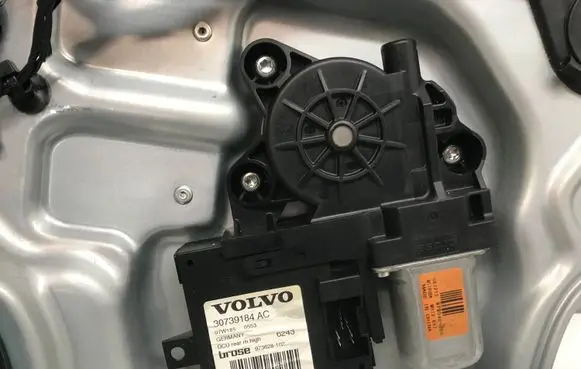 Volvo V50 Rear door window regulator motor 30739184AC