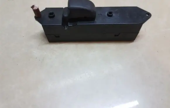 Mitsubishi Pajero Sport I Electric window control switch MR194819