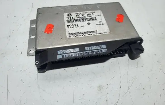 Volkswagen Golf IV ESP (stability system) control unit 0265109463 DKCV17013596 8D0907389D