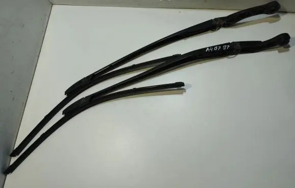 Audi A4 S4 B7 8E 8H Front wiper blade arm 8E1955407C 8E1955408C