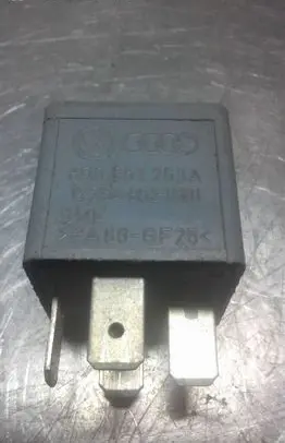 Volkswagen PASSAT B6 Other relay 8D0951253A PA66GF25 V23134B52X301