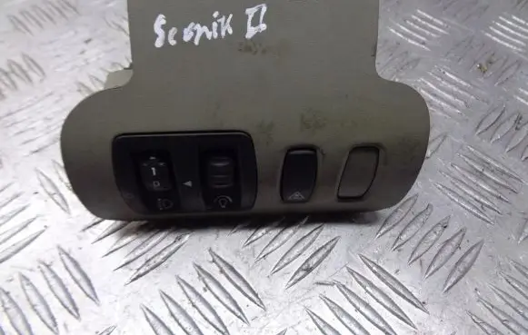 Renault Scenic II - Grand scenic II Headlight level adjustment motor 