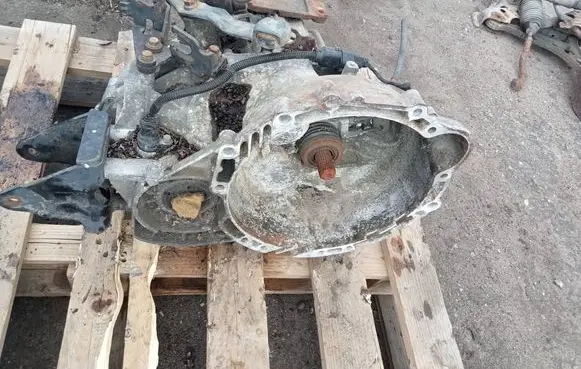 Hyundai Sonata Manual 6 speed gearbox 000