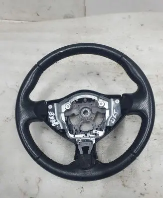 Nissan Juke I F15 Steering wheel