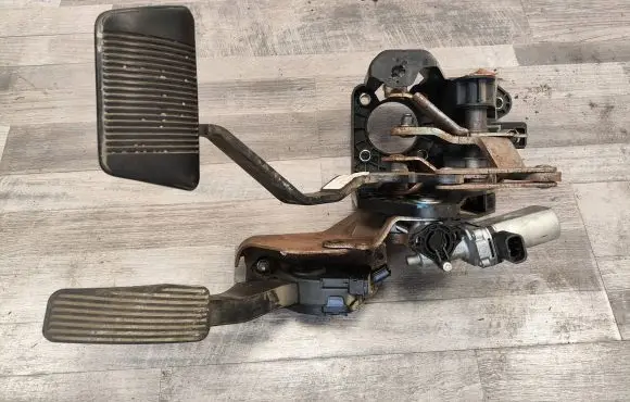 Chrysler Town u0026 Country V Pedal assembly 05281225AA P04721199AD C6285080