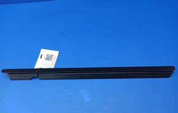 Mercedes-Benz C W204 Rubber seal front door window/glass A2047350304