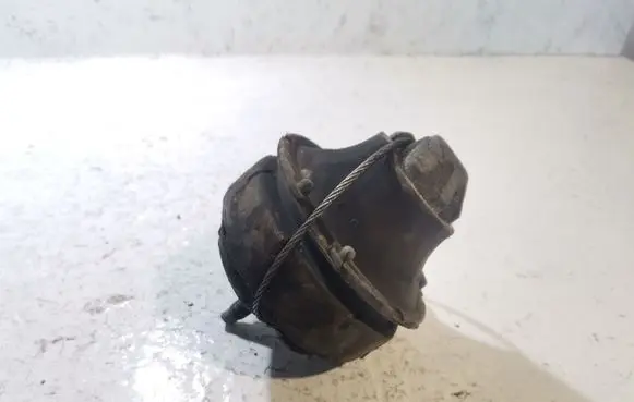 Volvo V50 Engine mount bracket 30778953