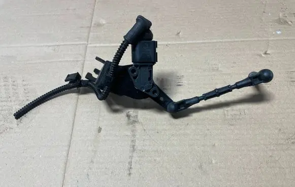 Audi RS5 Front height sensor lever 8W0941285E