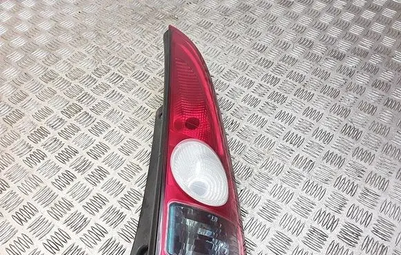 Rear/tail lights