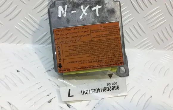 Nissan X-Trail T30 Airbag control unit/module 988208H40E
