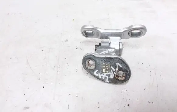 Volvo V50 Rear door upper hinge