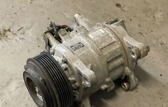 BMW X1 E84 Air conditioning (A/C) compressor (pump) 6SBU14A GE4472604711