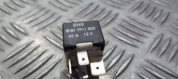 Volkswagen PASSAT B5 Other relay 899511000 443951253j213