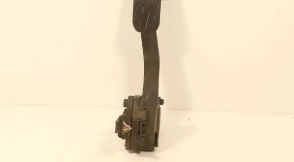 Opel Movano B Accelerator throttle pedal 180101626R