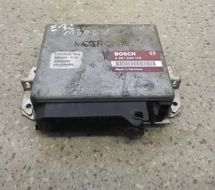 BMW 7 E32 Engine control unit/module 0261200179