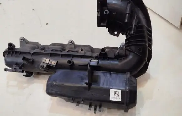 Mercedes-Benz C W205 Intake manifold A2740900037