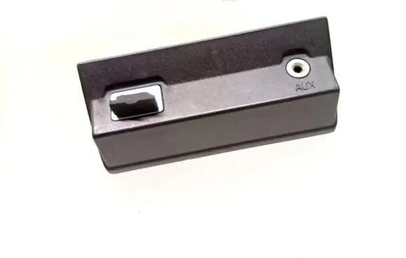 Volvo V70 AUX in-socket connector 31285608