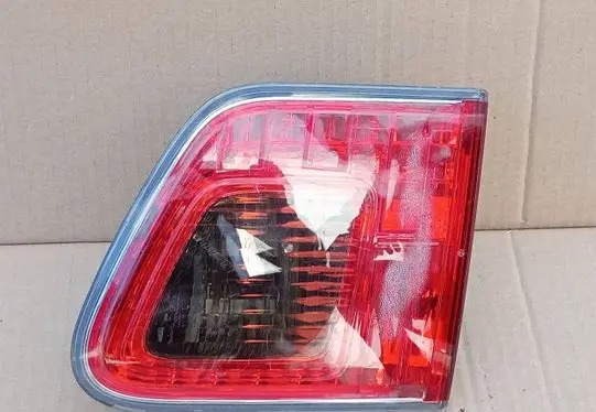 Toyota Avensis T270 Tailgate rear/tail lights H89500202 8158005110 2009110755