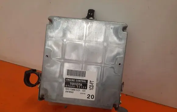 Toyota Corolla E110 Engine control unit/module ECU 89666-02120
