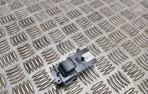 Honda CR-V Electric window control switch 35770SWAG 04090720002 F000251AB