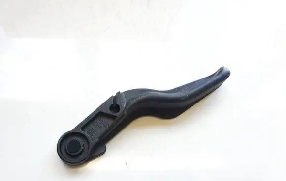 Opel Astra H Engine bonnet (hood) release handle